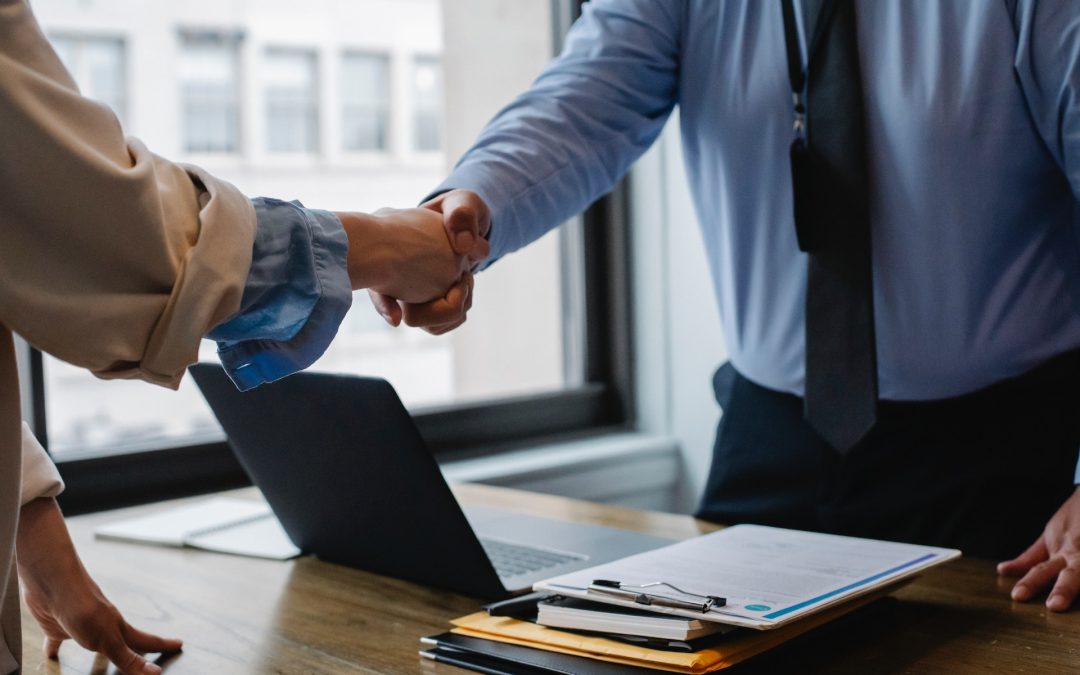 Protégez votre entreprise avec des contrats solides rédigés par notre office notarial